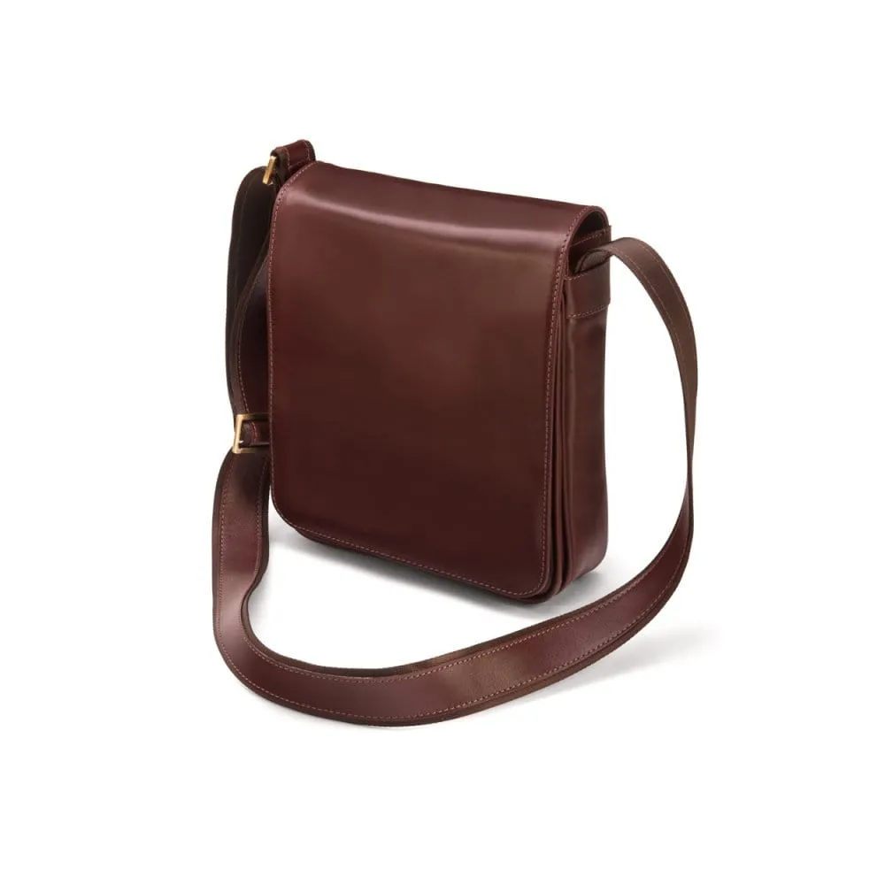 A4 Portrait Medium Leather Messenger Bag - Dark Tan