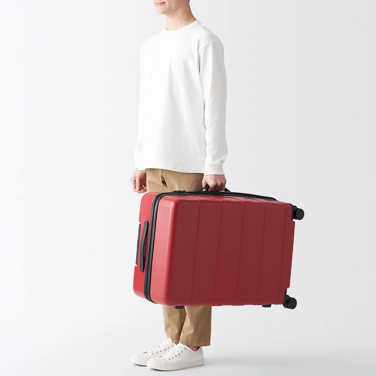 Hard Shell Suitcase - 75L (71.5cm)