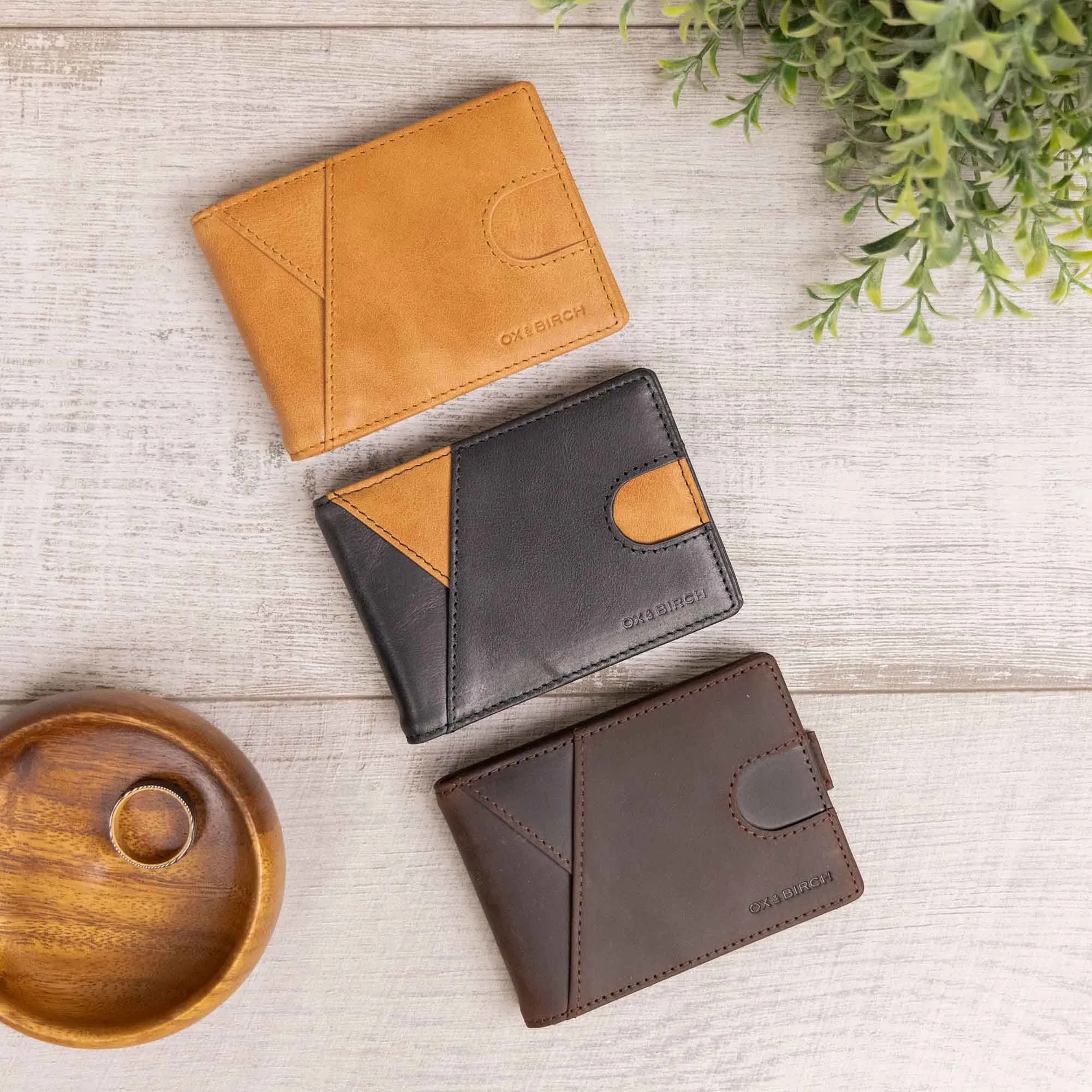 Saddle Brown Leather Slim Wallet | Wyatt