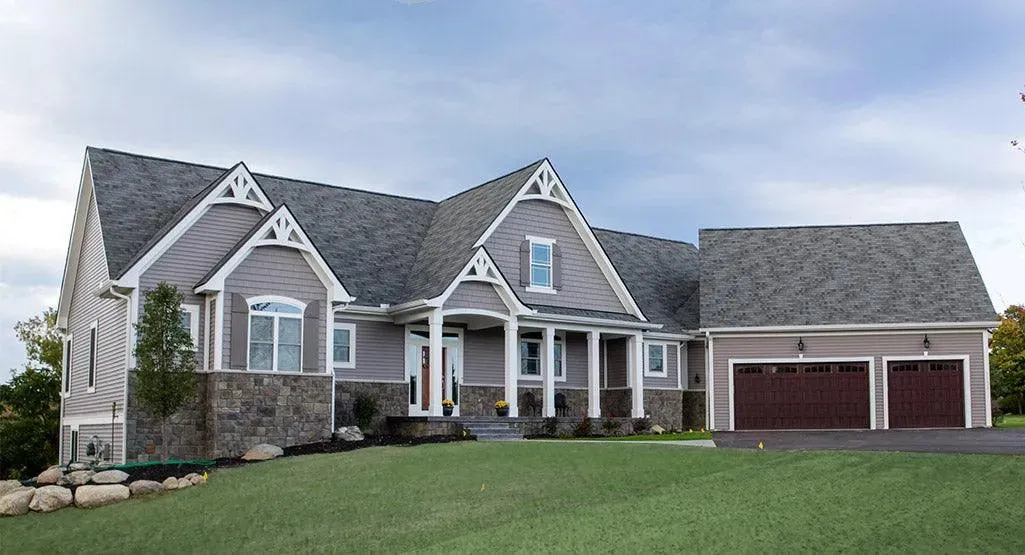 Spacious Home Plan with 3 Bedrooms, Bonus Room, and Courtyard Garage